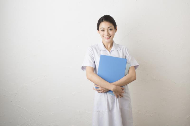 日勤のみの常勤として働く看護師